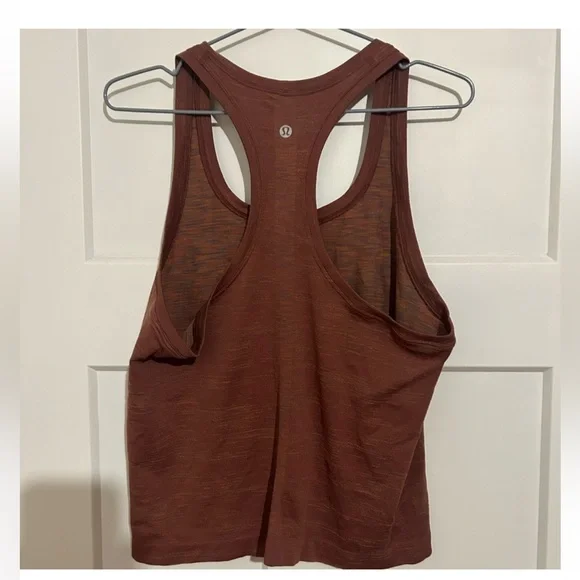 Lululemon tank - Picture 1 of 4